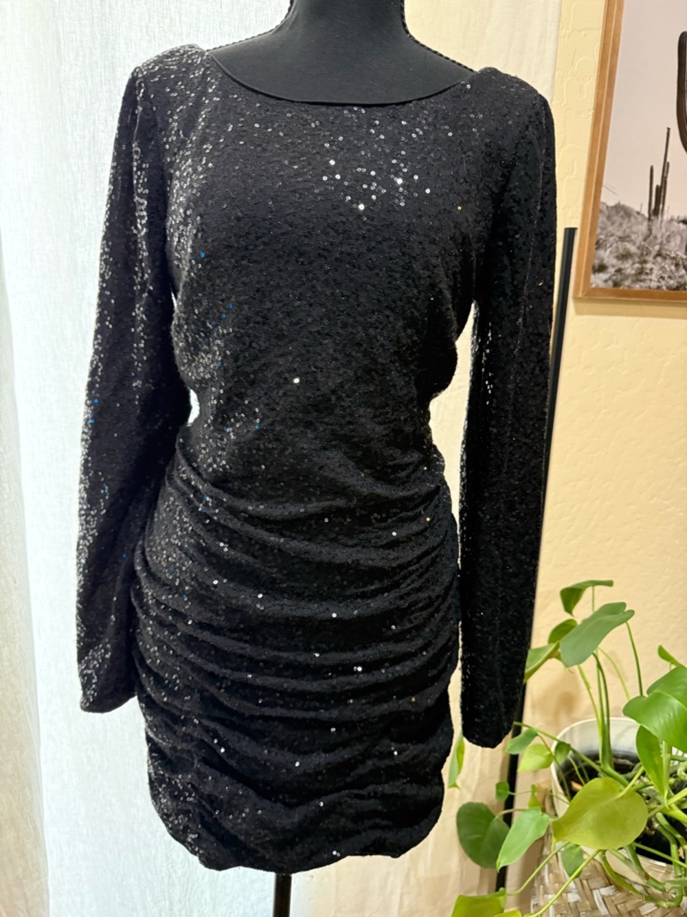Aidan Mattox Black Sequin Ruched Mini Dress Open Back Long Sleeve Medium